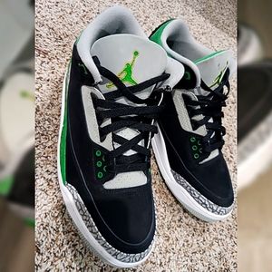 Air Jordan 3 Pine Green size 10